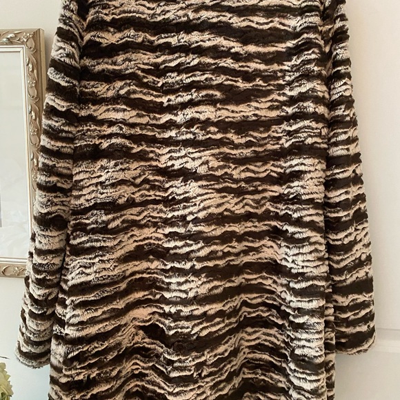 Pre-owned Adrienne Landau Faux Fur Brown Coat/Jacket, size M - Picture 7 of 15